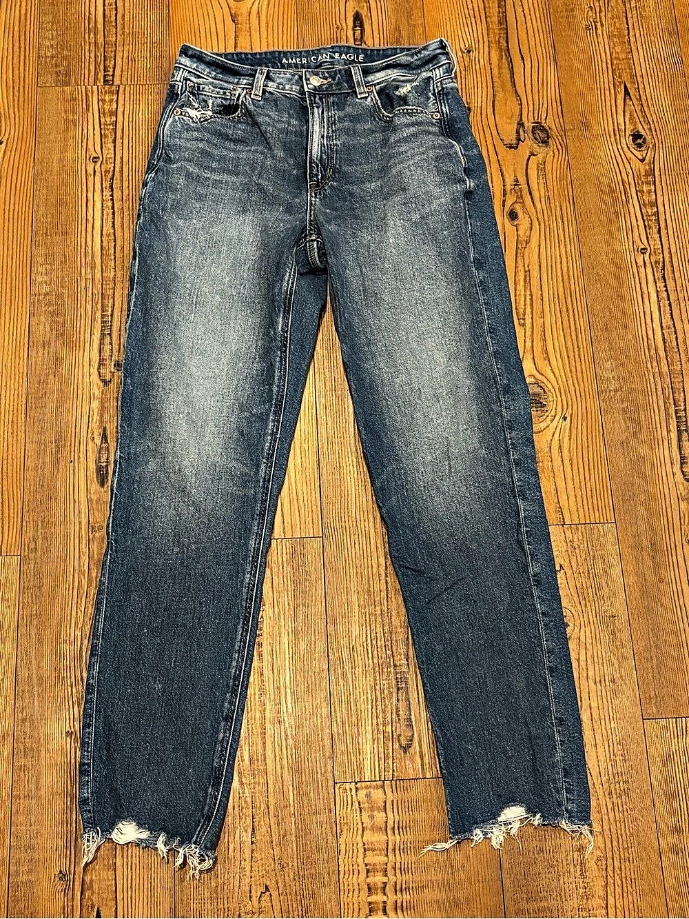 American Eagle Strigid Mom Jeans Size 6 Long Raw Hem